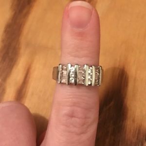 5/$25 SALE Clear and pink stones ring